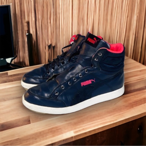 Puma • Navy Blue Patent Leather Mid-Top Sneakers • Youth Size: 5.5 - Picture 1 of 6